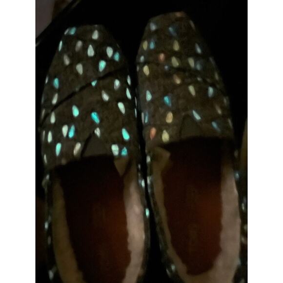 TOMS Glow in Dark Tree Lights W 7 Charcoal Slip-on Shoes Faux Shearling lining - Picture 10 of 10